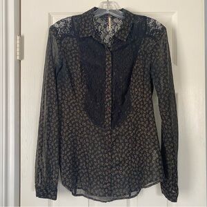 Free People All That Glitters Button Down Blouse size XS Black Floral Print Lace